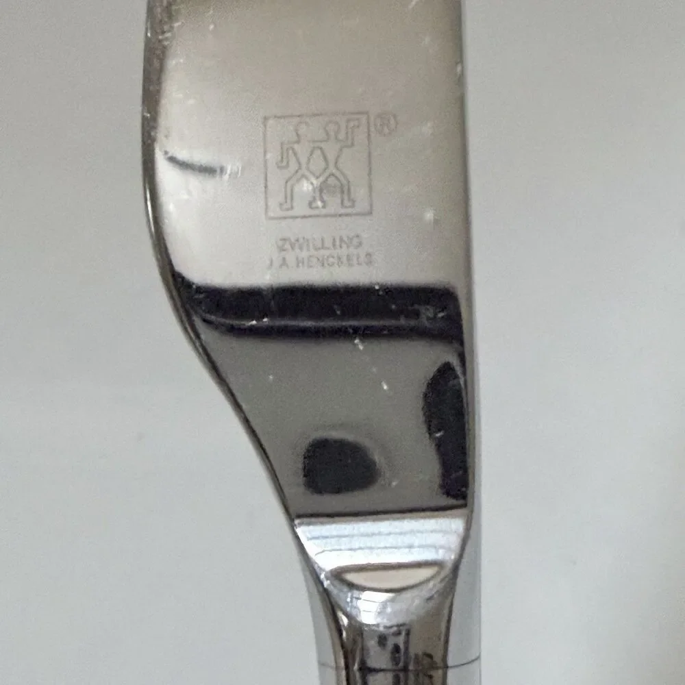 ZWILLING J.A. Henckels shows normal